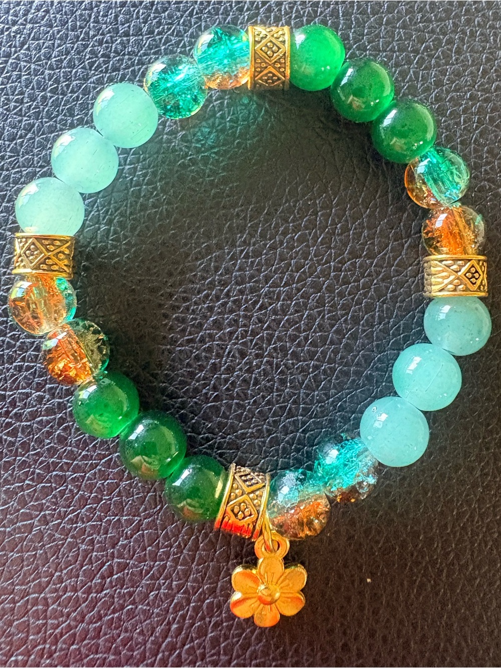 Green and gold accent glass beaded bracelet with flower charm - Picture 4 of 5